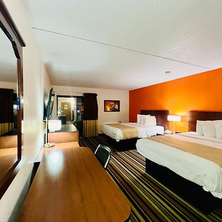 Travelodge By Wyndham ווית'וויל מראה חיצוני תמונה