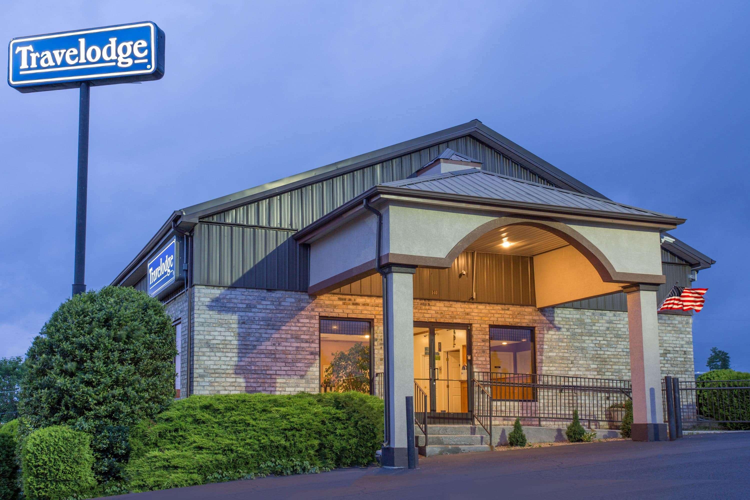 Travelodge By Wyndham ווית'וויל מראה חיצוני תמונה