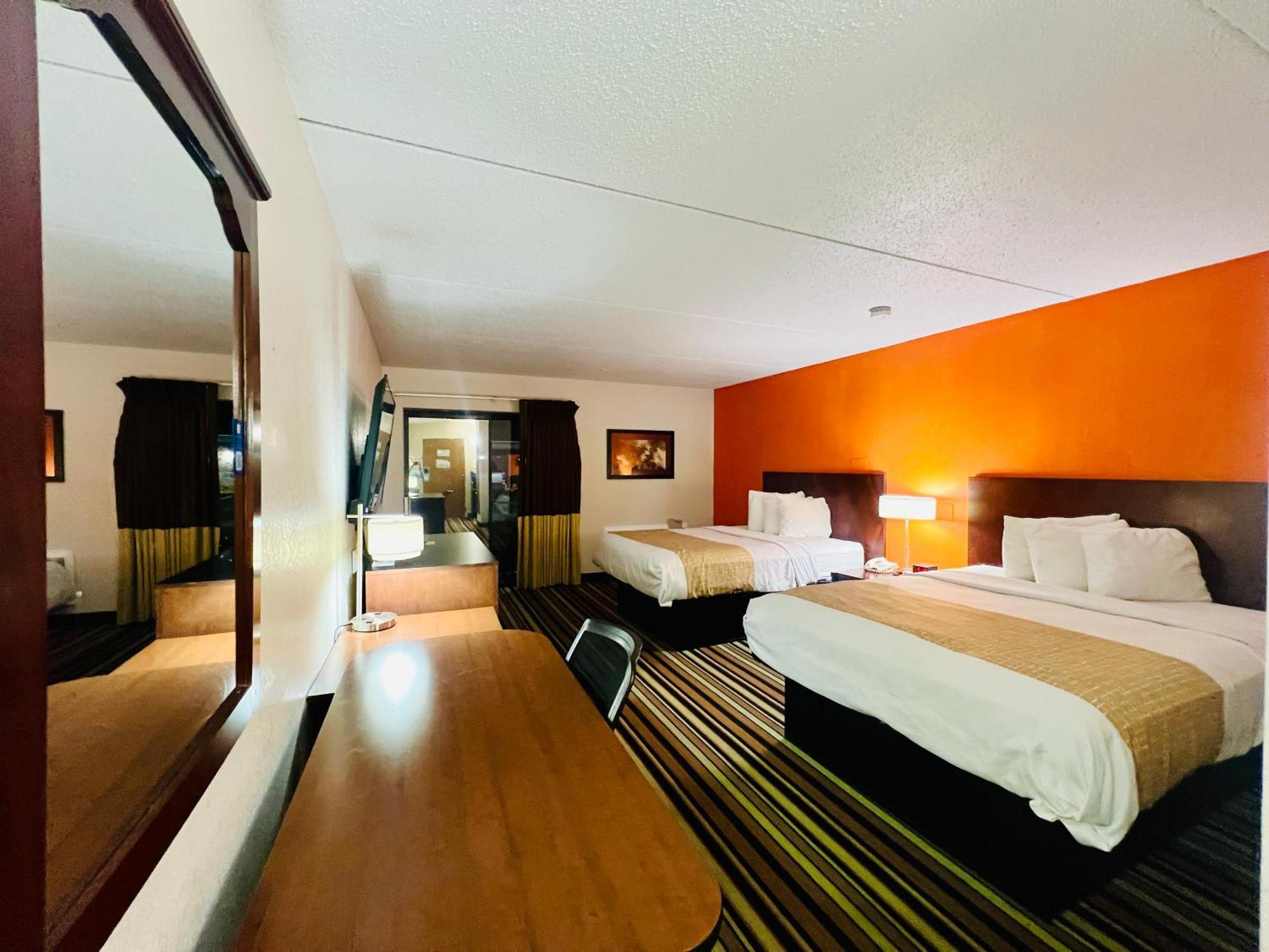 Travelodge By Wyndham ווית'וויל מראה חיצוני תמונה