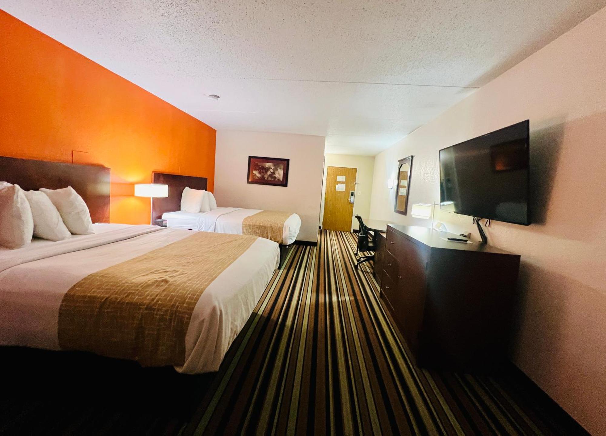 Travelodge By Wyndham ווית'וויל מראה חיצוני תמונה