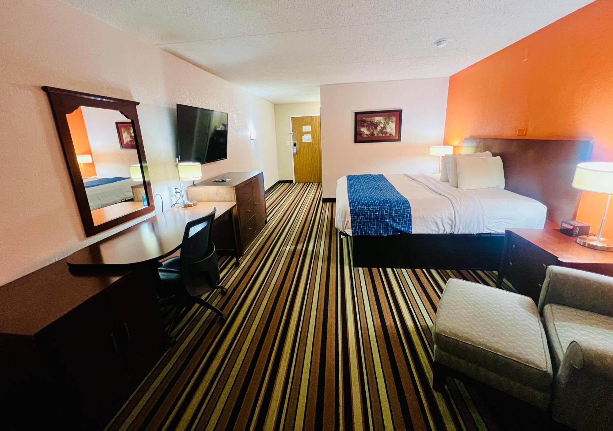 Travelodge By Wyndham ווית'וויל מראה חיצוני תמונה